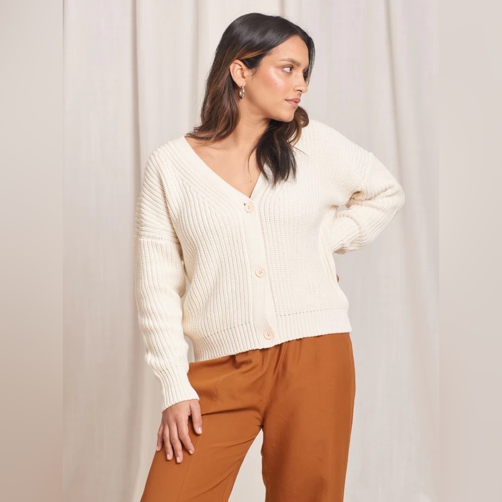 Tradlands Shelter Cardigan in Birch.